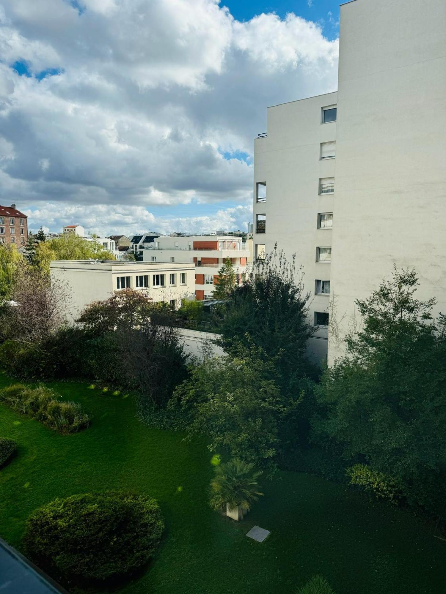 Appartement Calme Et Chaleureux Proche De Paris Courbevoie Extérieur photo